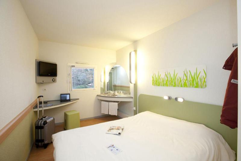 Ibis Budget Carcassonne La Cite Exterior photo